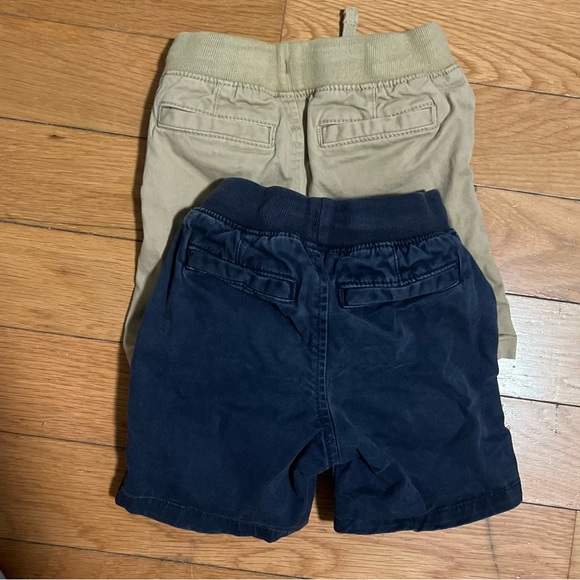 Bundle of 4, GAP shorts 2T - Picture 6 of 6